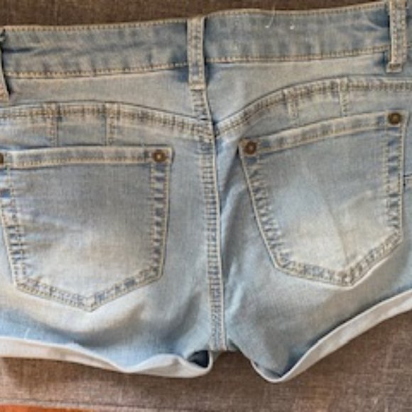 Ardene Shortie jean shorts - Picture 1 of 3